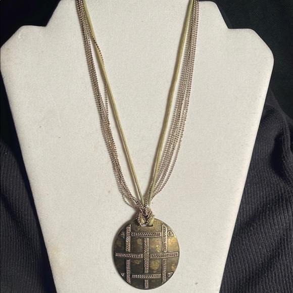 Jewelry - Elegant Gold-Tone Pendant Necklace